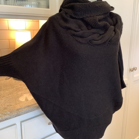 Vince Black Sweater Cowl Neck Size Medium - Picture 4 of 10